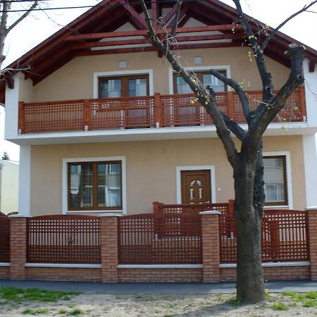 Hajdúszoboszló Rozsakert Apartmanhaz מראה חיצוני תמונה