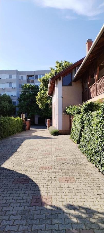 Hajdúszoboszló Rozsakert Apartmanhaz מראה חיצוני תמונה
